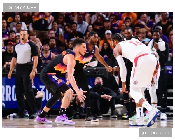 佩科维奇篮下单打命中率提升显著 打破内线防守僵局