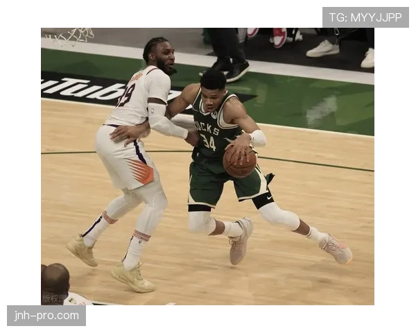 安东尼·戴维斯低位单打效率提升拉开与传统内线差距